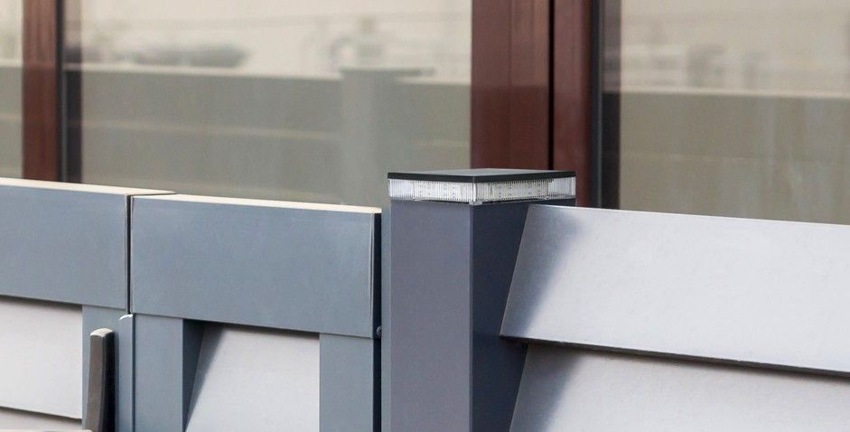 Postid LED valgustitega