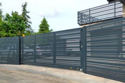 horisontaalne-metallaed-privaatne-aed.jpg